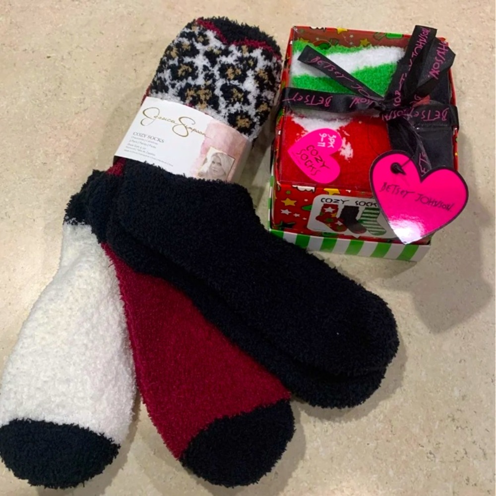 Betsey Johnson/Jessica Simpson Cozy Socks 6 pairs